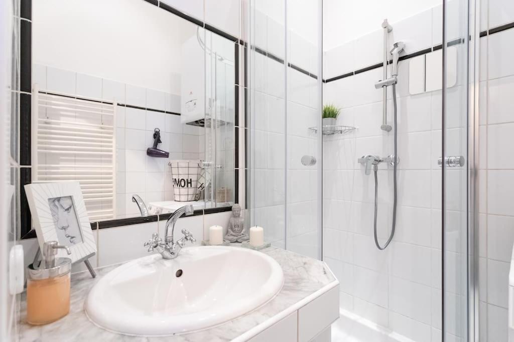 Charming & Authentic Vienna Flat - Central Located Apartment Luaran gambar