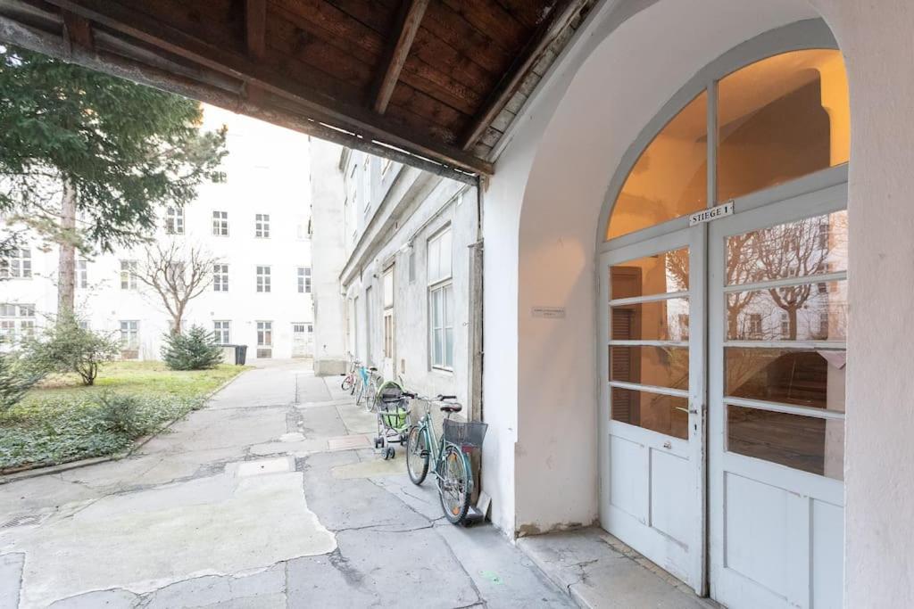 Charming & Authentic Vienna Flat - Central Located Apartment Luaran gambar